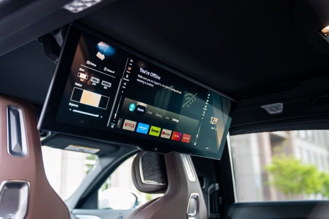 Used 2023 BMW i7 xDrive60 w/ Executive Package 2 image 54