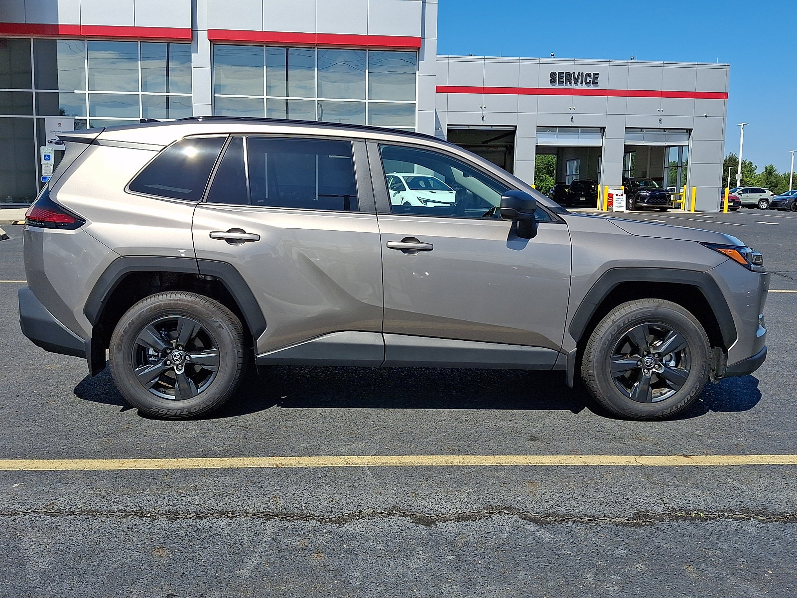 Used 2026 Toyota RAV4 LE AWD/4WD image 7