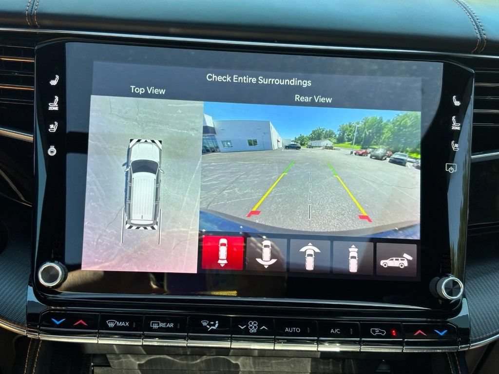 Used 2024 Jeep Grand Wagoneer Series III w/ Rear Seat Video Group 1 AWD/4WD image 25