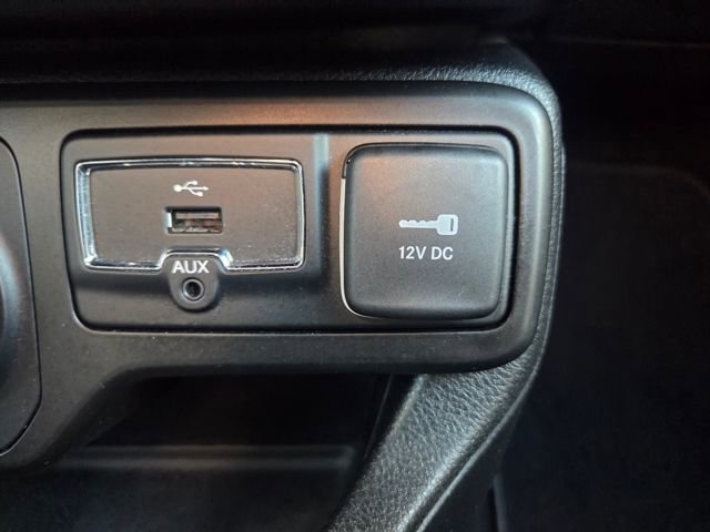 Used 2019 Jeep Renegade Limited w/ Quick Order Package 22P image 15