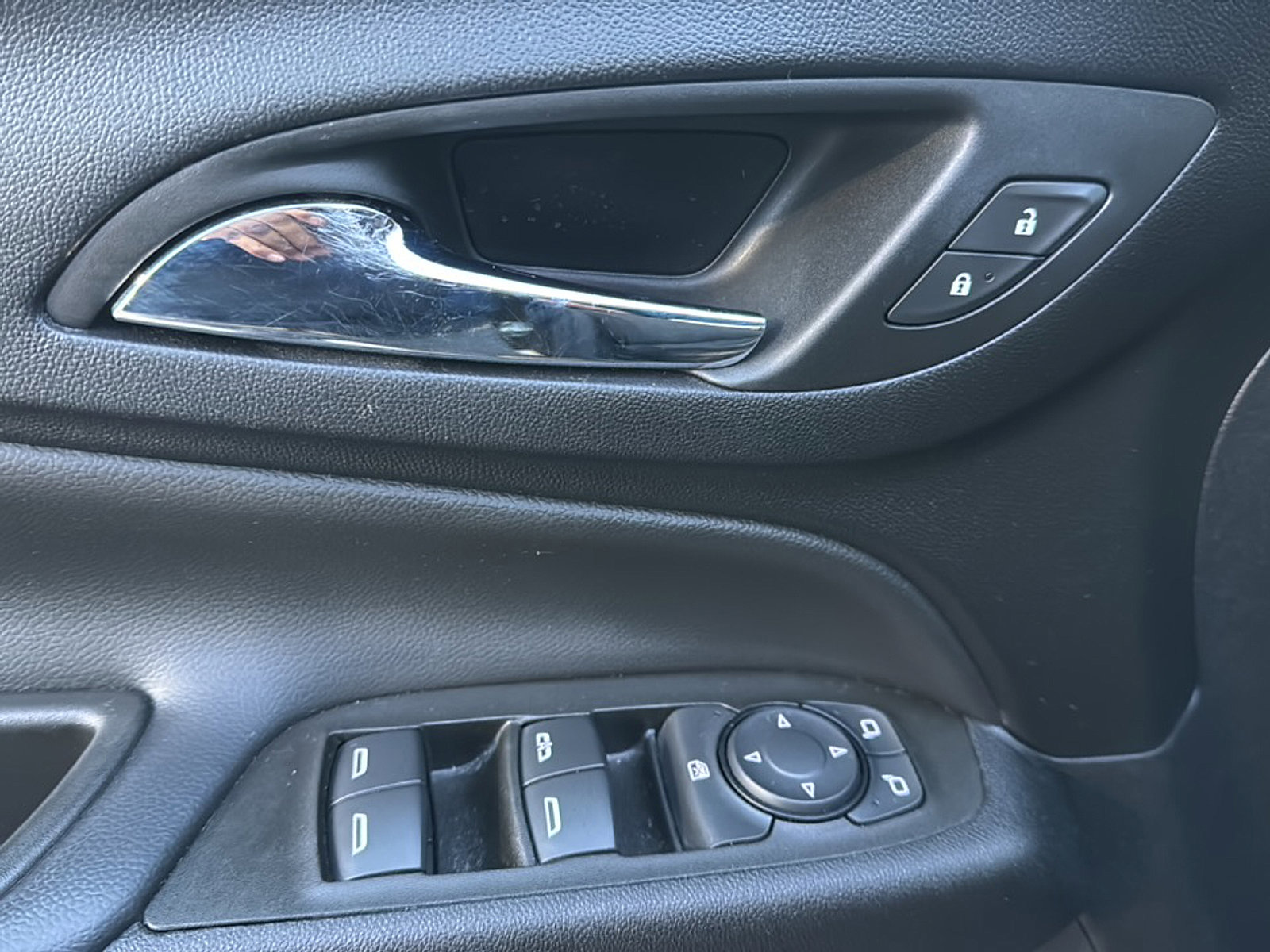 Used 2023 Chevrolet Equinox LT image 17