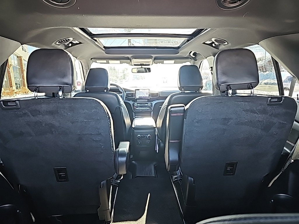 Used 2023 Ford Explorer ST-Line w/ Class IV Trailer Tow Package image 4