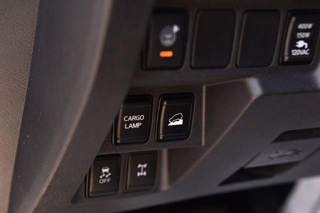 Used 2022 Nissan Frontier PRO-4X image 12