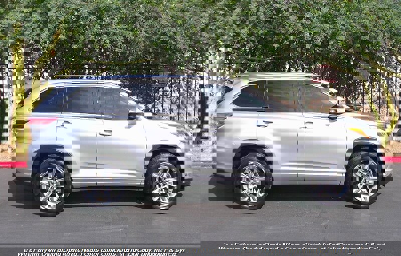 Used 2015 Toyota Highlander Limited image 5