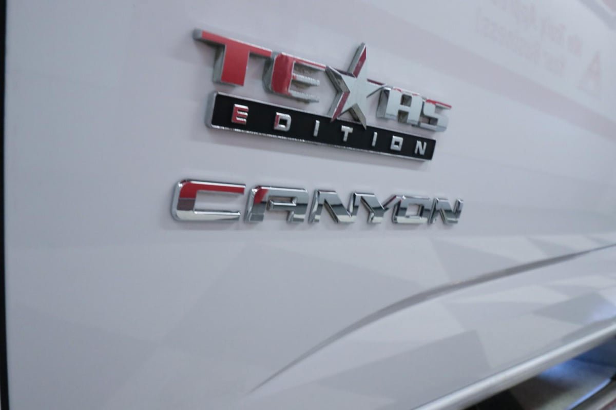 Used 2016 GMC Canyon SLE w/ SLE Convenience Package RWD image 35