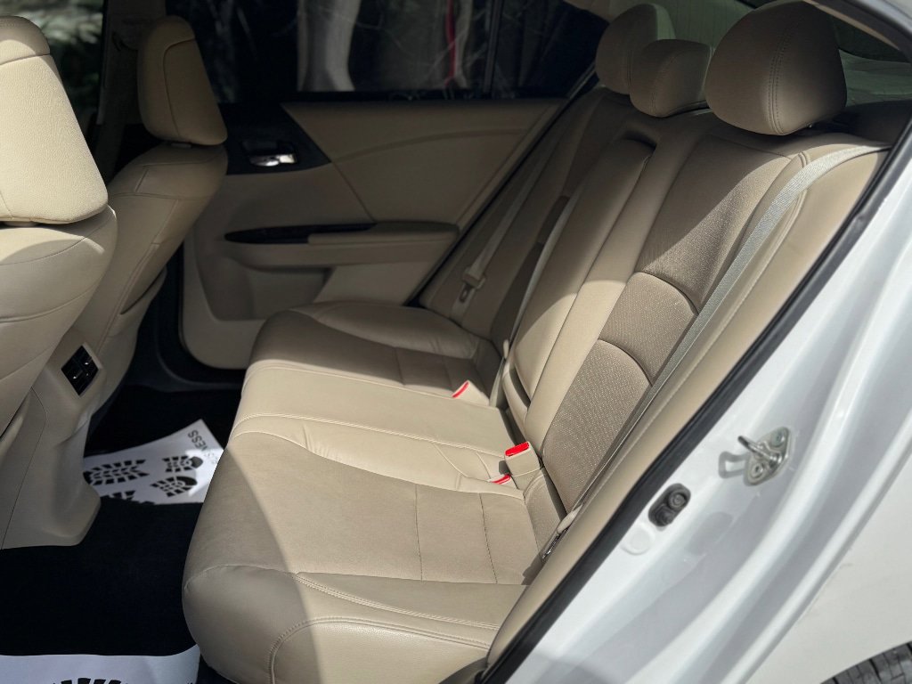 Used 2016 Honda Accord Touring image 18