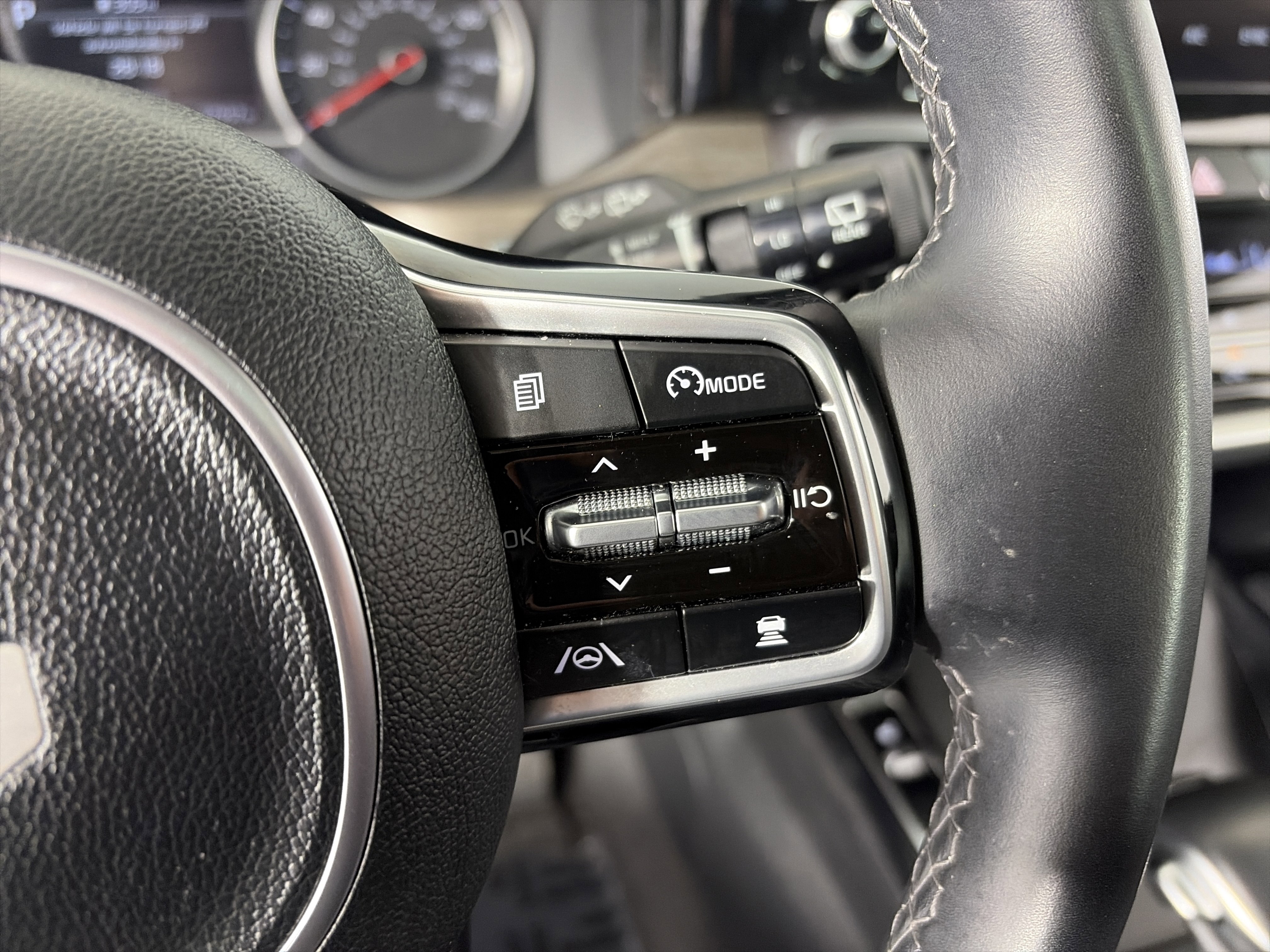 Certified 2023 Kia Sorento X-Line EX image 33