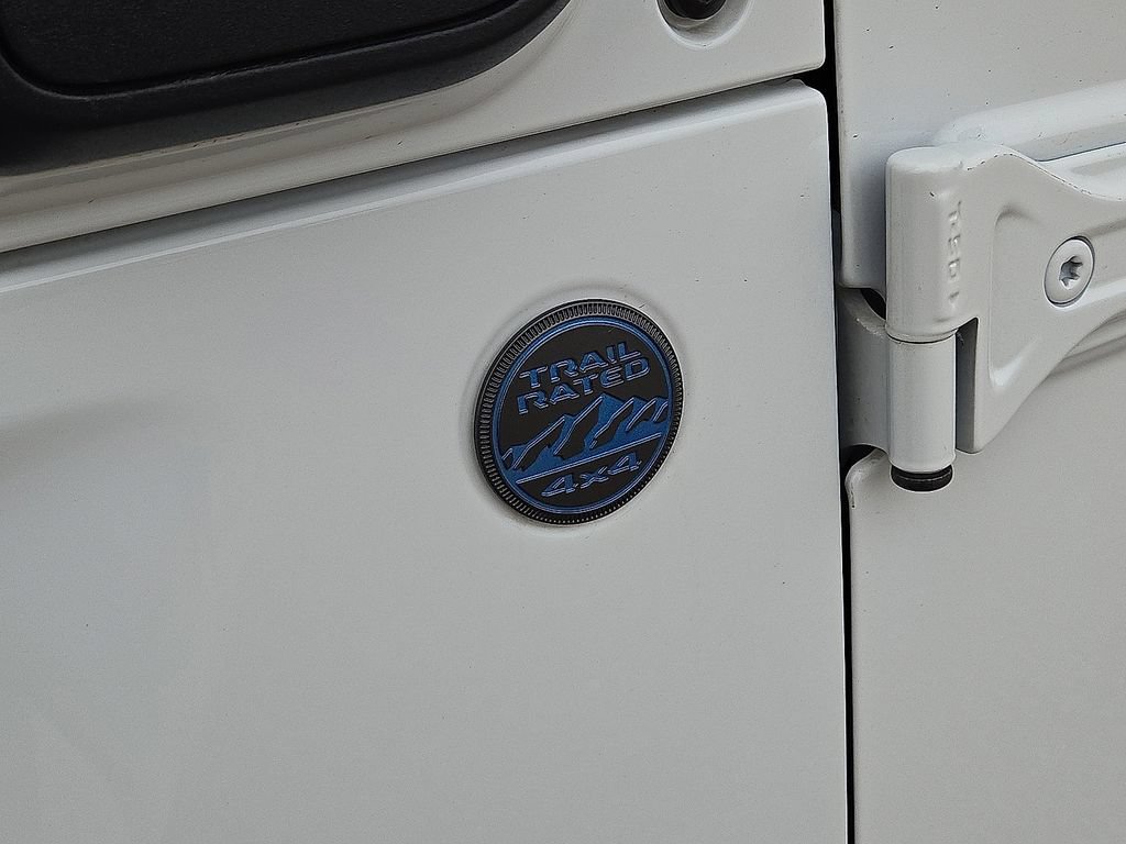 Used 2024 Jeep Wrangler Unlimited AWD/4WD image 13