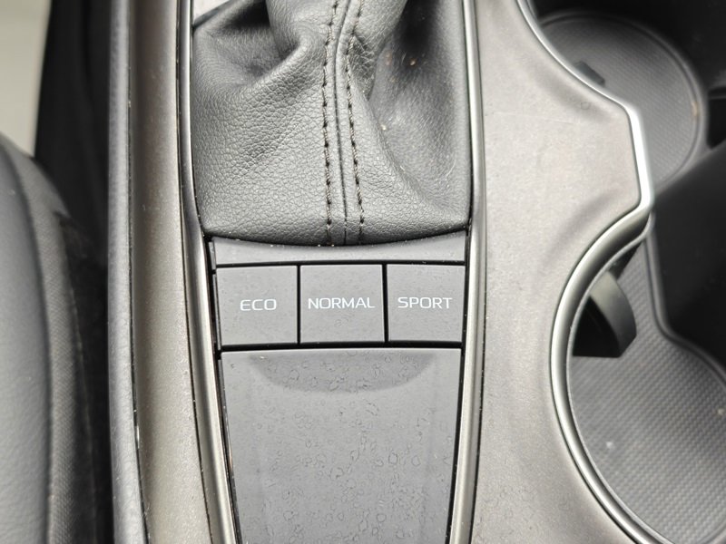 Used 2024 Toyota Camry SE image 28