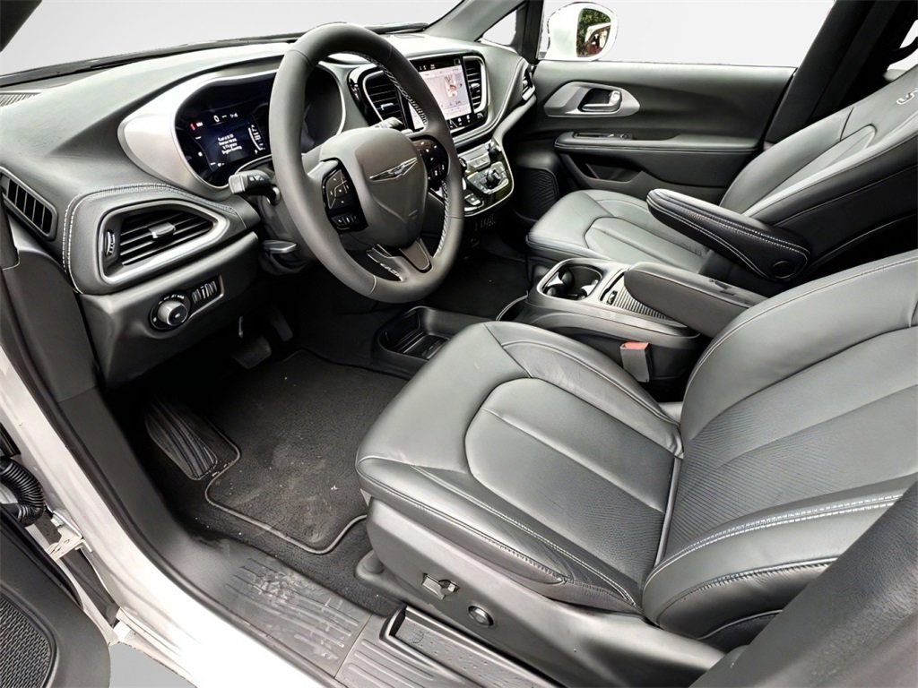 New 2022 Chrysler Pacifica Touring-L w/ S Appearance Package image 18