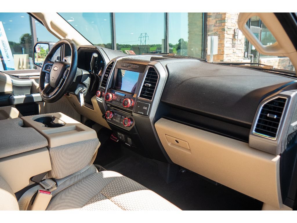 Used 2015 Ford F150 XLT w/ Equipment Group 302A Luxury AWD/4WD image 13