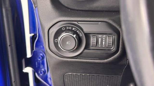 Used 2019 Jeep Wrangler Unlimited Sahara AWD/4WD image 33