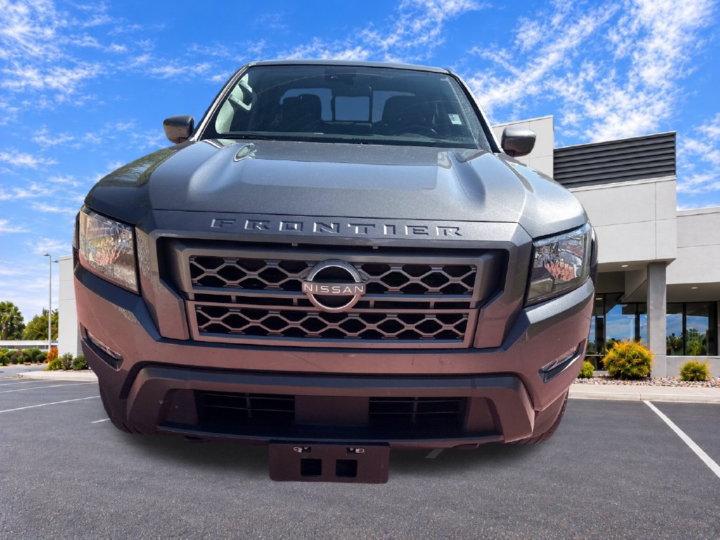 Used 2024 Nissan Frontier SV w/ Technology Package AWD/4WD image 2