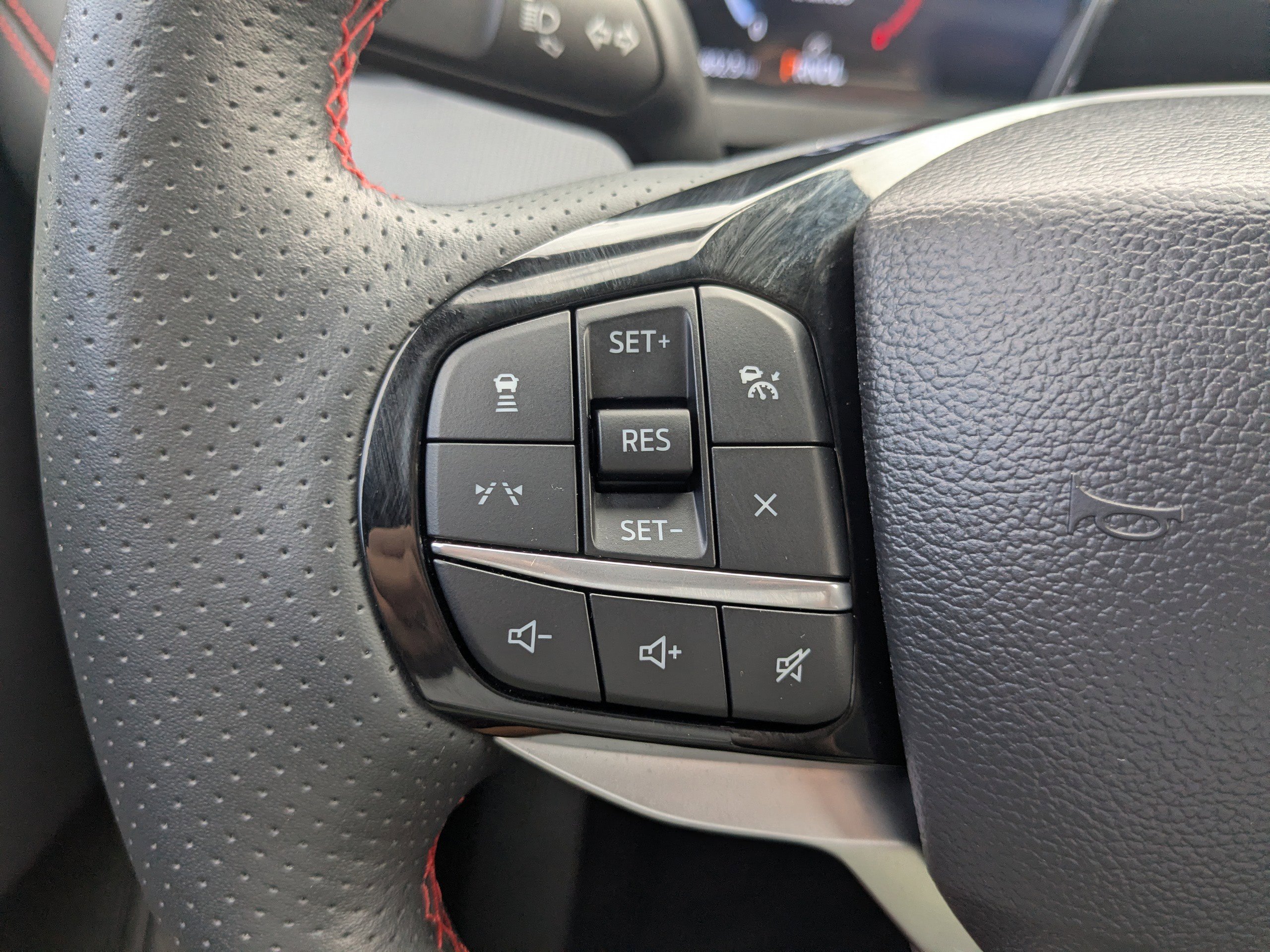 Used 2025 Ford Explorer ST-Line w/ ST-Line Street Pack image 29