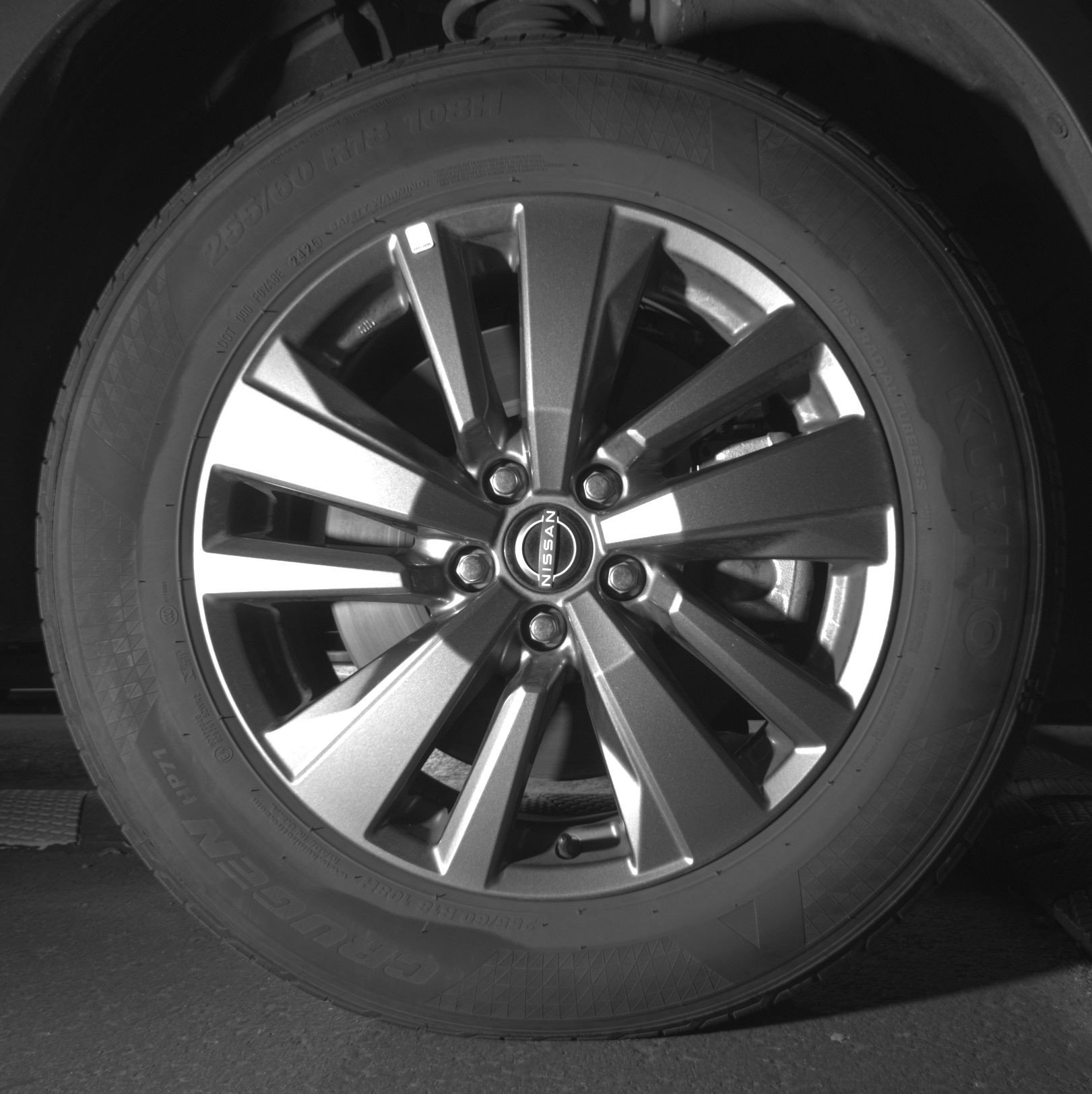 Used 2025 Nissan Pathfinder SV image 13