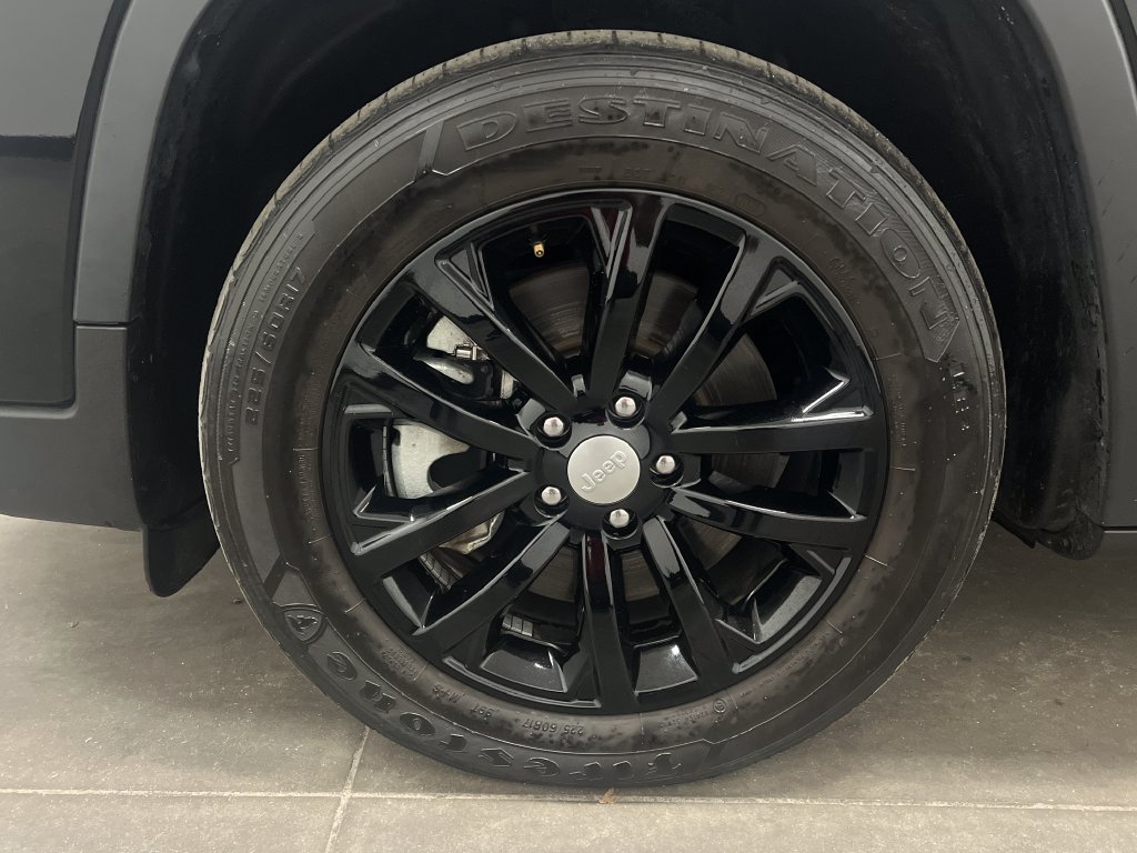 Used 2022 Jeep Cherokee Latitude Lux FWD image 28