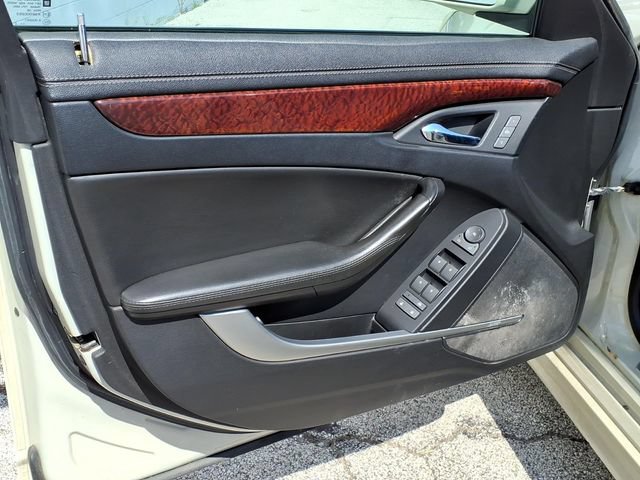 Used 2011 Cadillac CTS Luxury RWD image 21