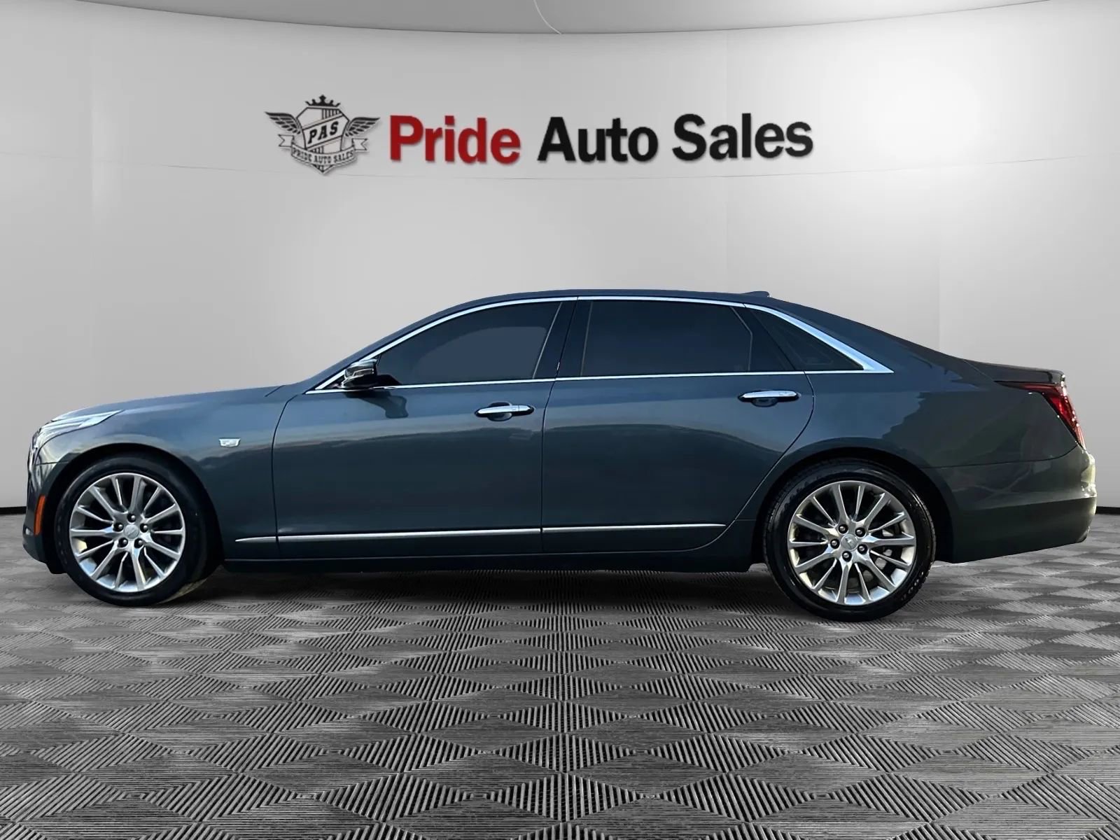 Used 2019 Cadillac CT6 Luxury w/ Driver Awareness Package image 5