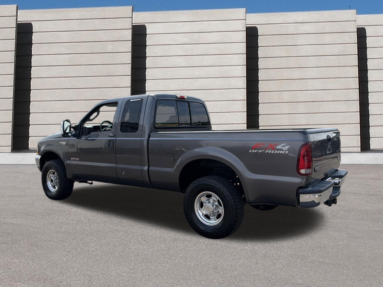 Used 2004 Ford F250 4x4 SuperCab Super Duty image 3