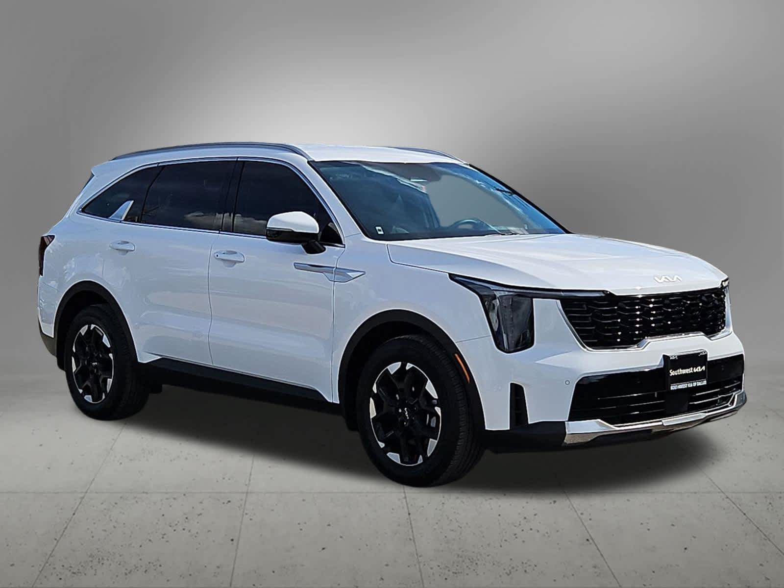 Certified 2025 Kia Sorento S FWD image 8