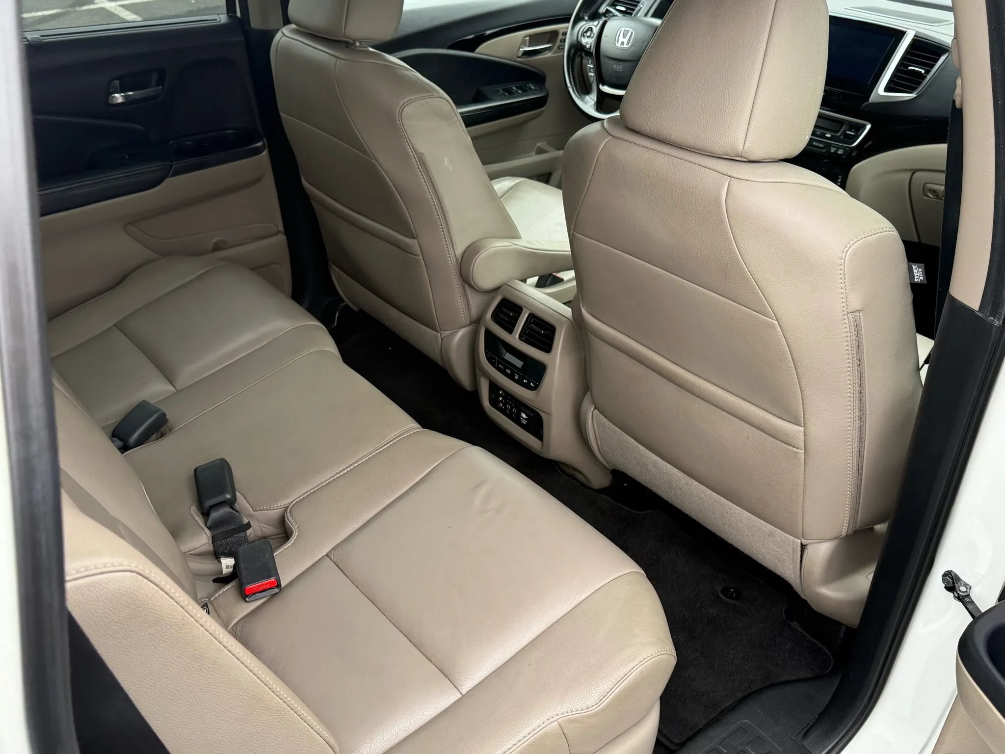 Used 2016 Honda Pilot Touring image 19