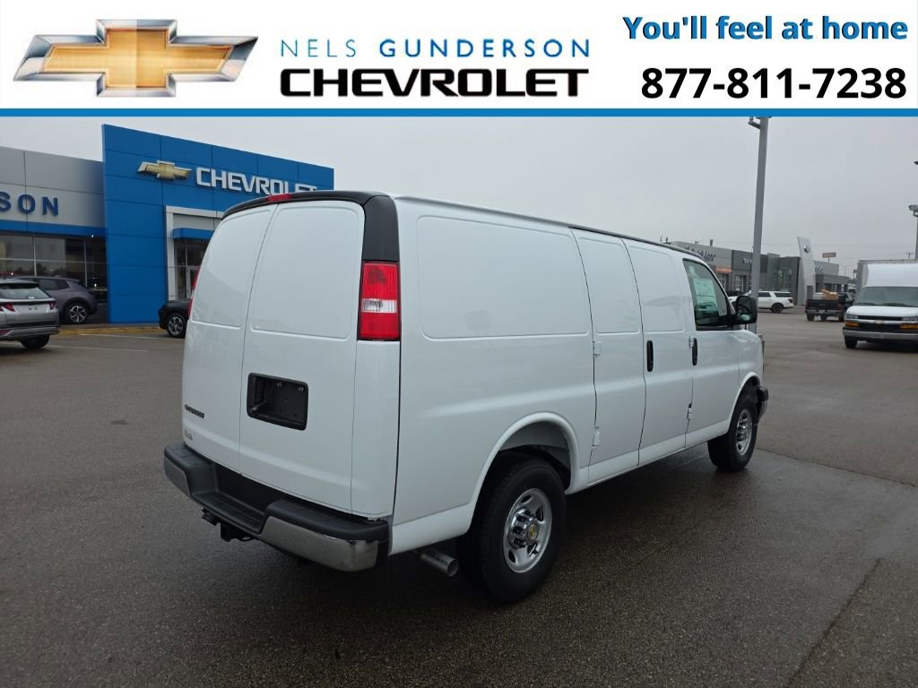 New 2025 Chevrolet Express 3500 image 7