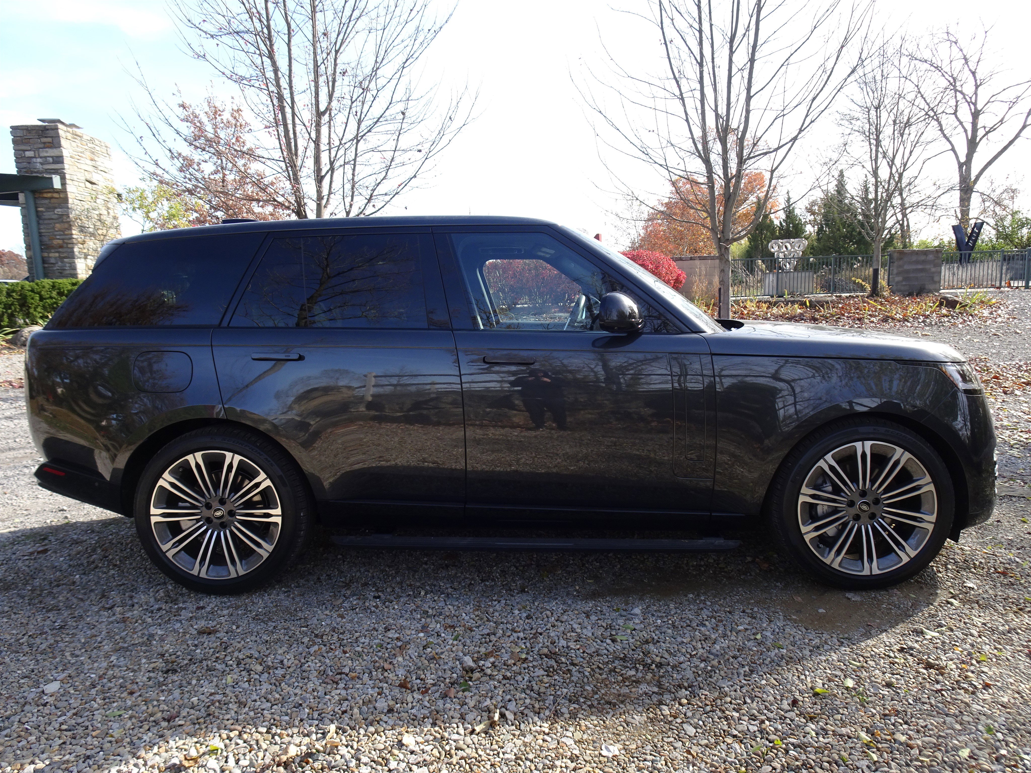 New 2025 Land Rover Range Rover SE image 12