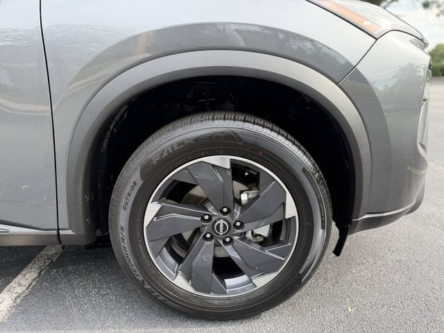 Used 2026 Nissan Rogue SV FWD image 41