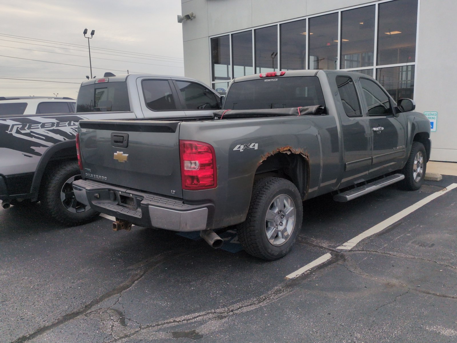 Used 2011 Chevrolet Silverado 1500 LT w/ All-Star Edition AWD/4WD image 5
