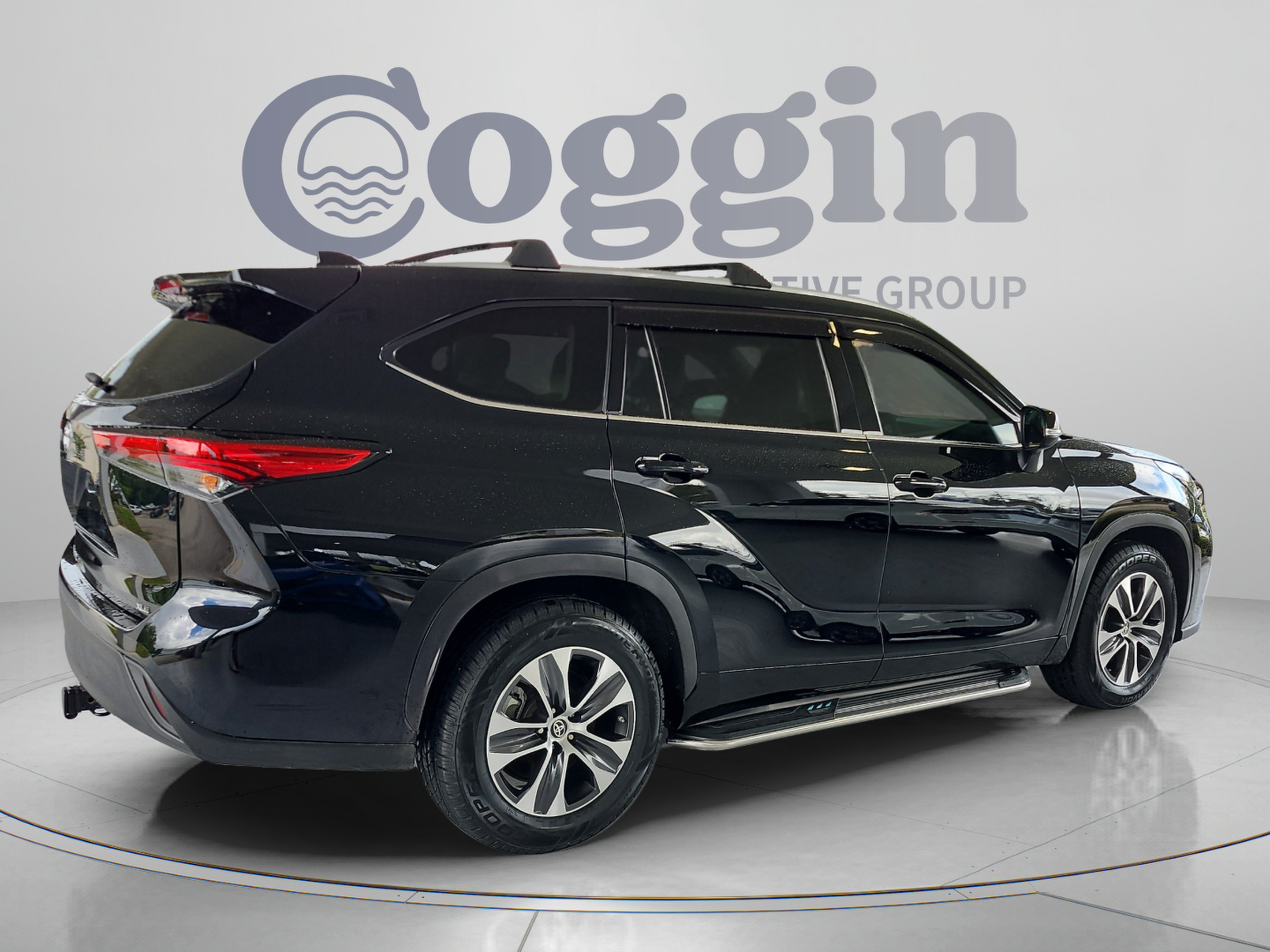 Used 2022 Toyota Highlander XLE FWD image 5