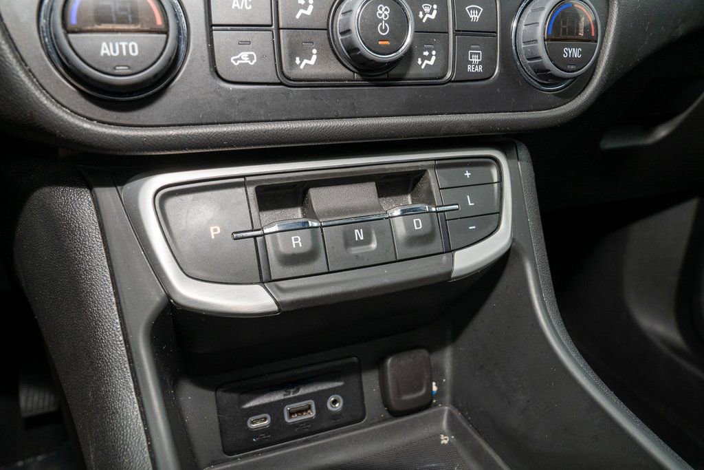 Used 2023 GMC Terrain SLT image 15