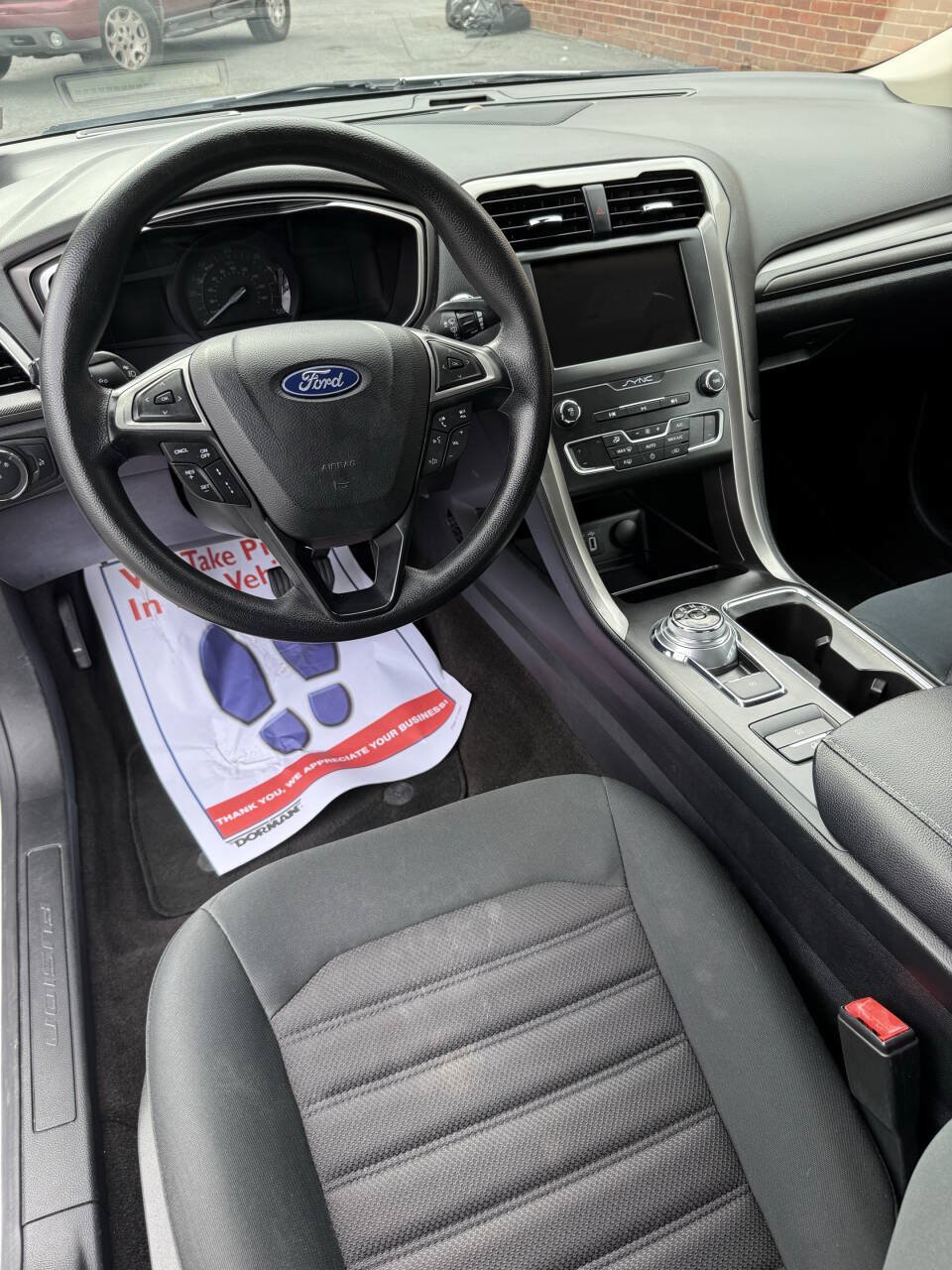Used 2019 Ford Fusion SE FWD image 13