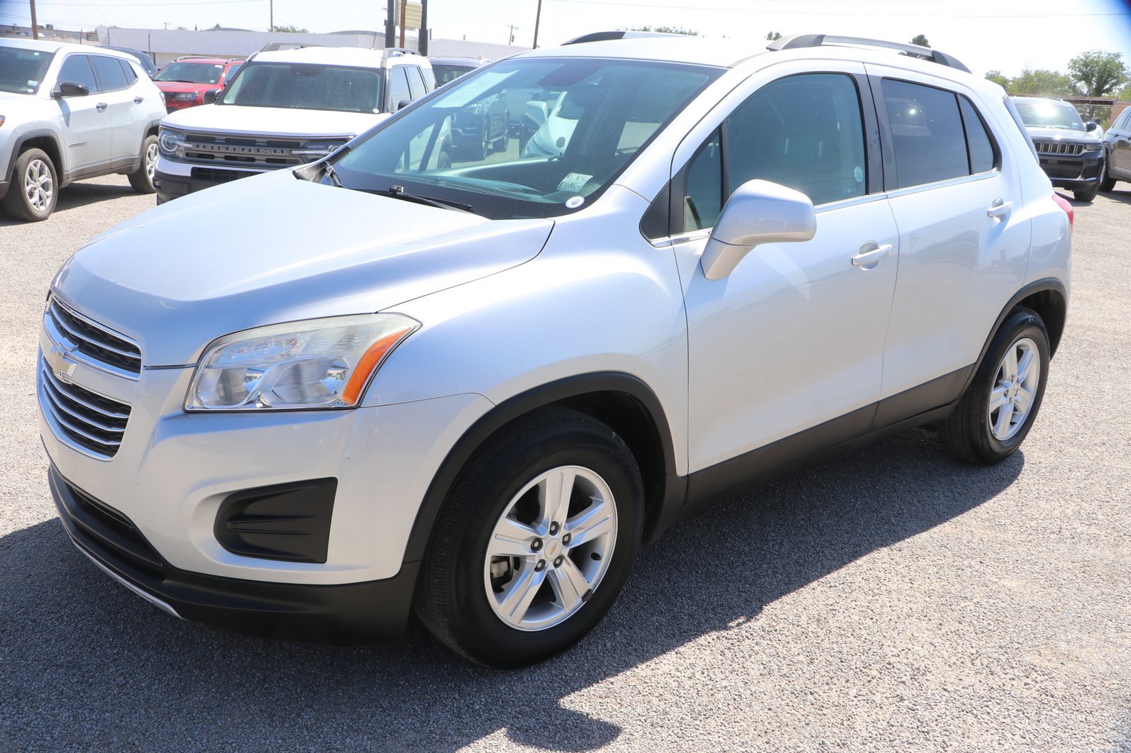 Used 2016 Chevrolet Trax LT w/ LPO, Cargo Package FWD image 3