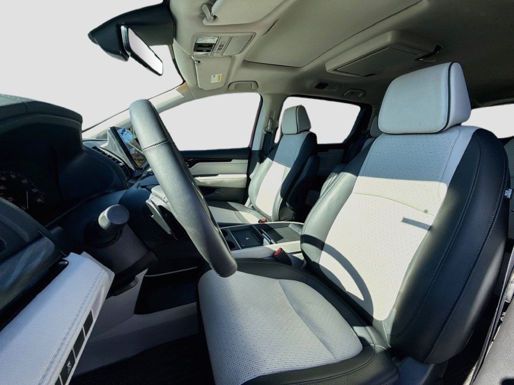 Used 2026 Honda Odyssey Elite image 14