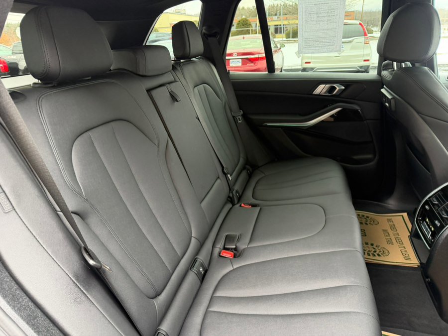 Used 2022 BMW X5 xDrive40i w/ Climate Comfort Package AWD/4WD image 25