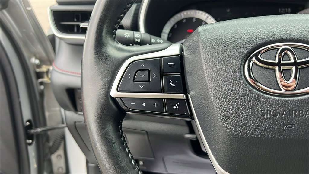 Used 2022 Toyota Highlander XSE image 18