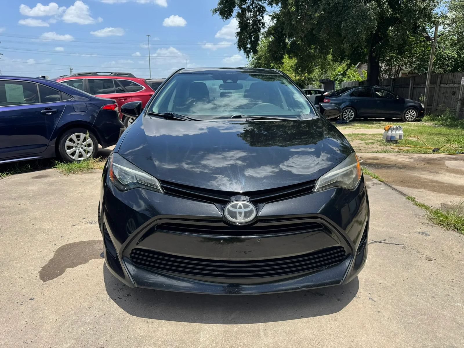 Used 2017 Toyota Corolla LE FWD image 3