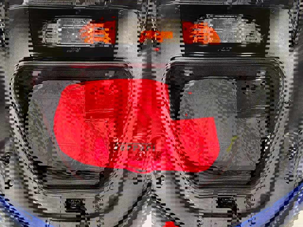 Used 2023 Ferrari SF90 Spider image 39