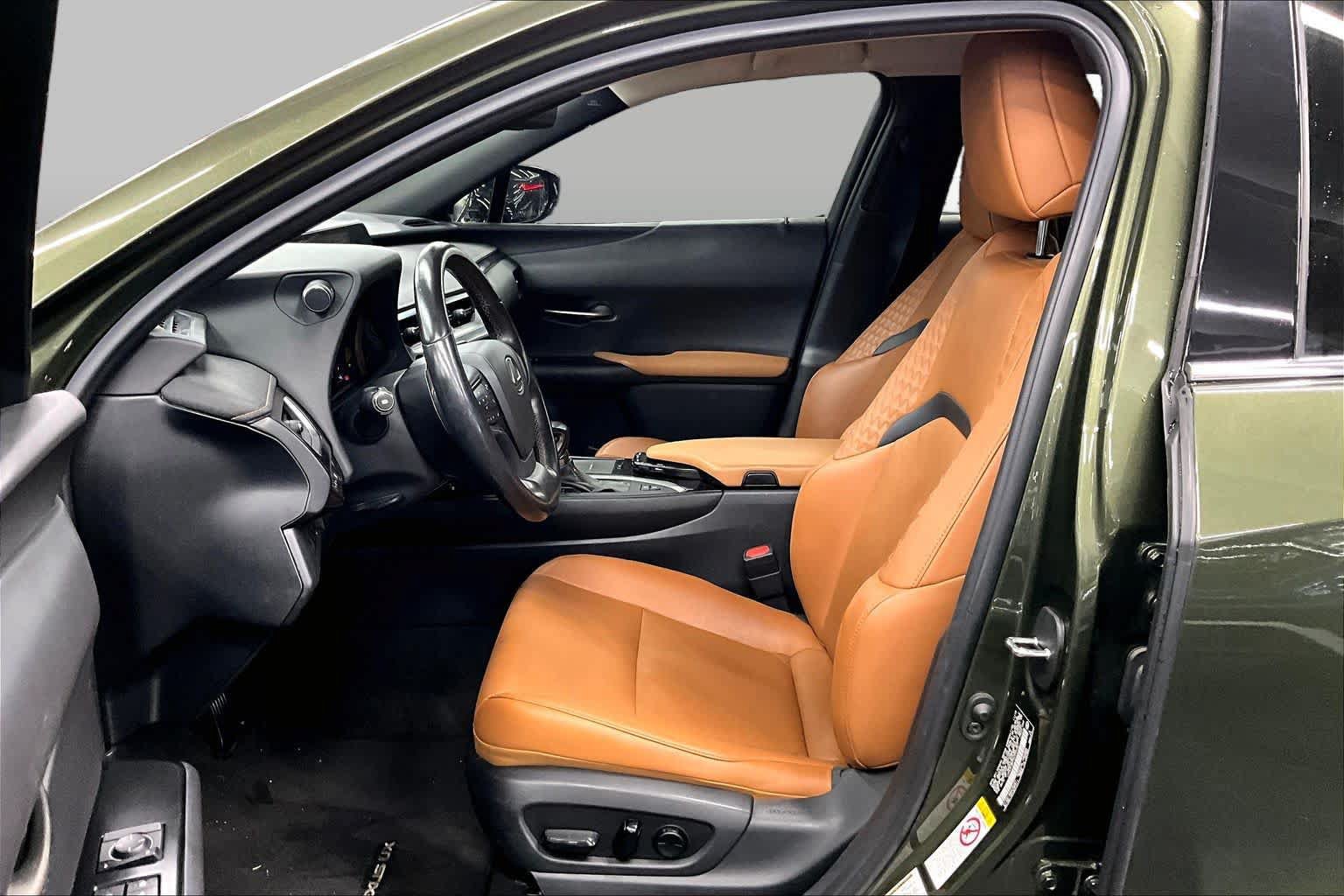 Used 2019 Lexus UX 250h w/ Premium Package AWD/4WD image 7