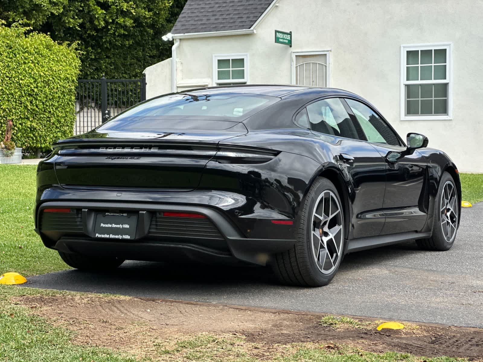 New 2026 Porsche Taycan 4S AWD/4WD image 8
