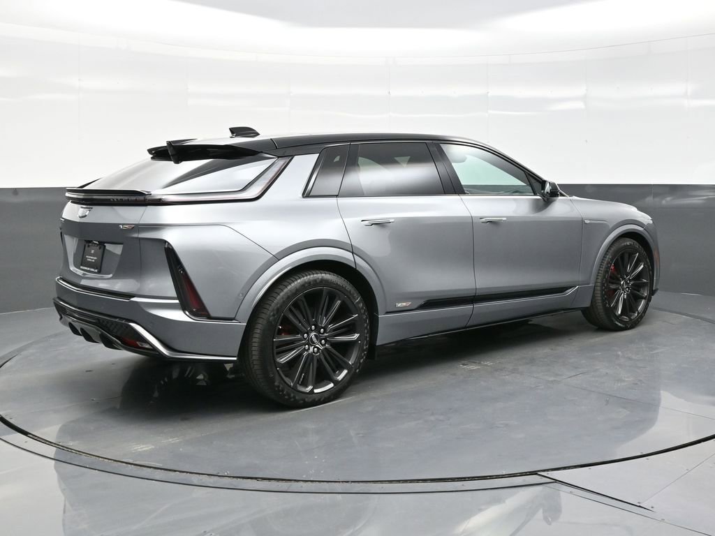 New 2026 Cadillac Lyriq V w/ LPO, Floor Liner Package AWD/4WD image 7