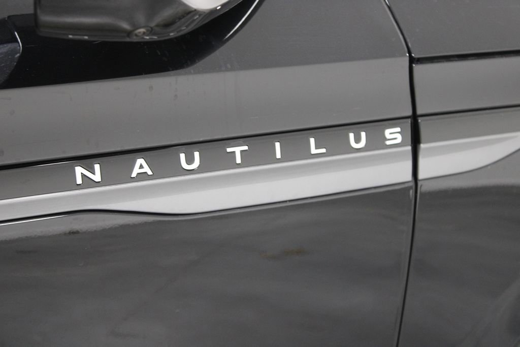 New 2026 Lincoln Nautilus Reserve w/ Jet Appearance Package image 13