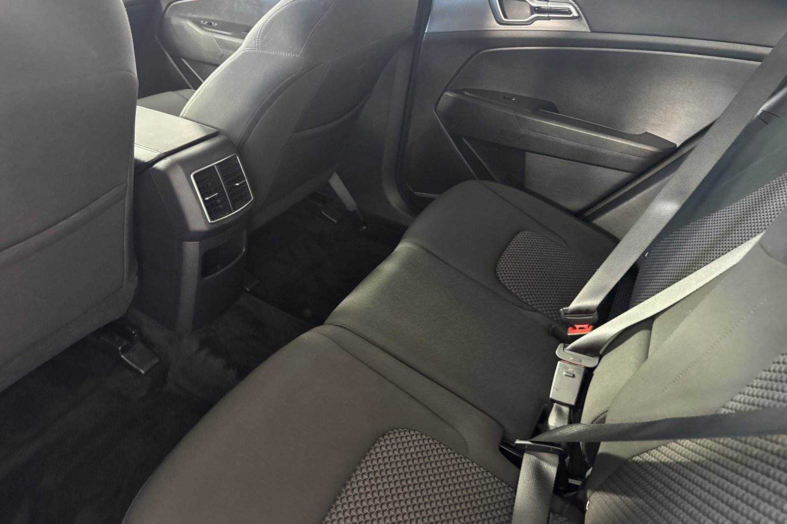 Used 2024 Kia Sportage LX FWD image 26