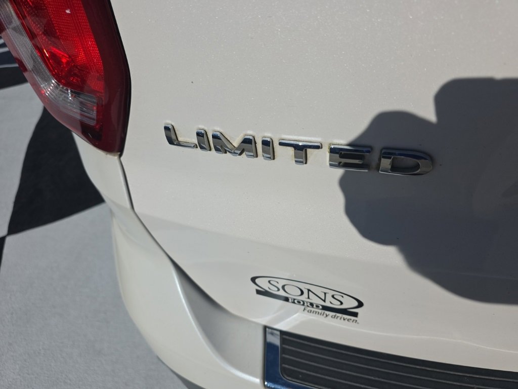 Used 2018 Ford Explorer Limited w/ Equipment Group 301A image 5