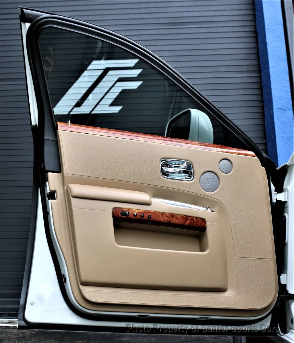 Used 2010 Rolls-Royce Ghost RWD image 18