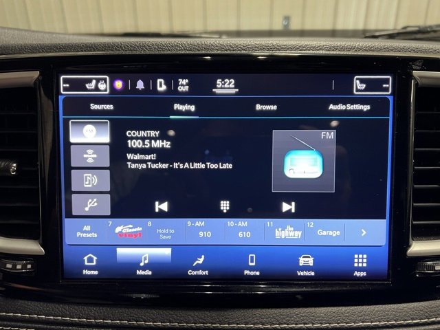 Used 2022 Chrysler Pacifica Touring-L image 42