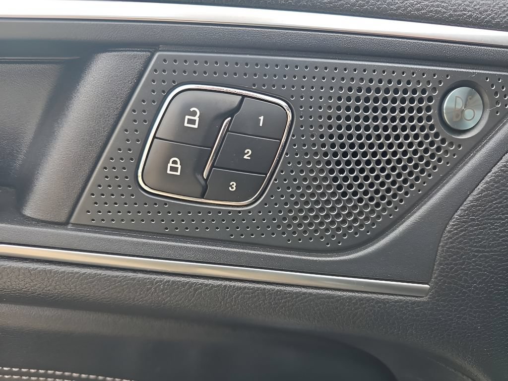 Used 2022 Ford Edge Titanium AWD/4WD image 12