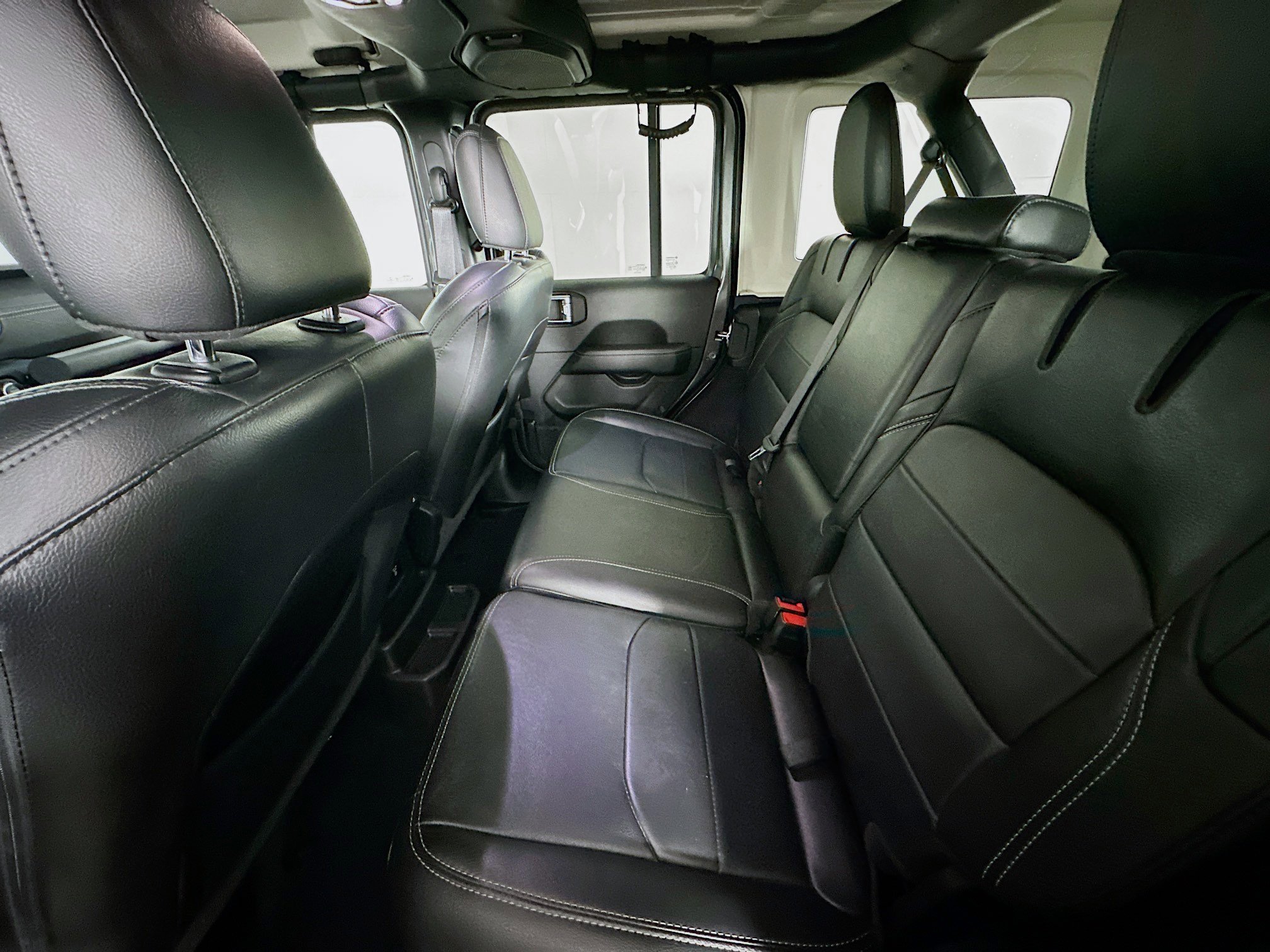 Used 2022 Jeep Wrangler Sahara image 28