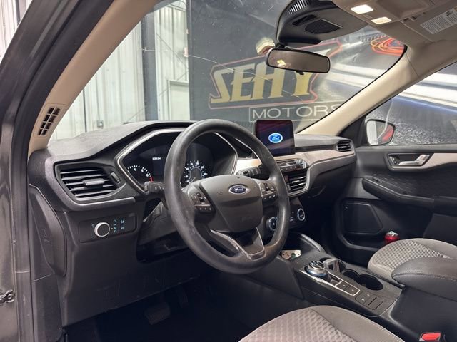 Used 2020 Ford Escape SE image 5