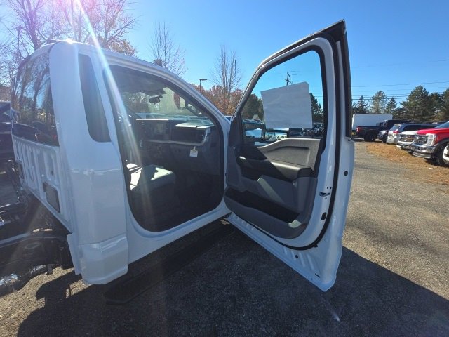 New 2026 Ford F550 4x4 Regular Cab Super Duty image 24